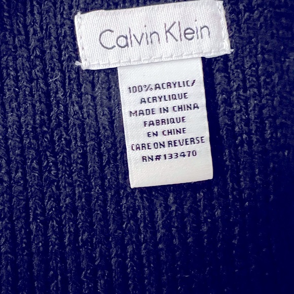 Calvin Klein blue gradient scarf - Picture 2 of 3